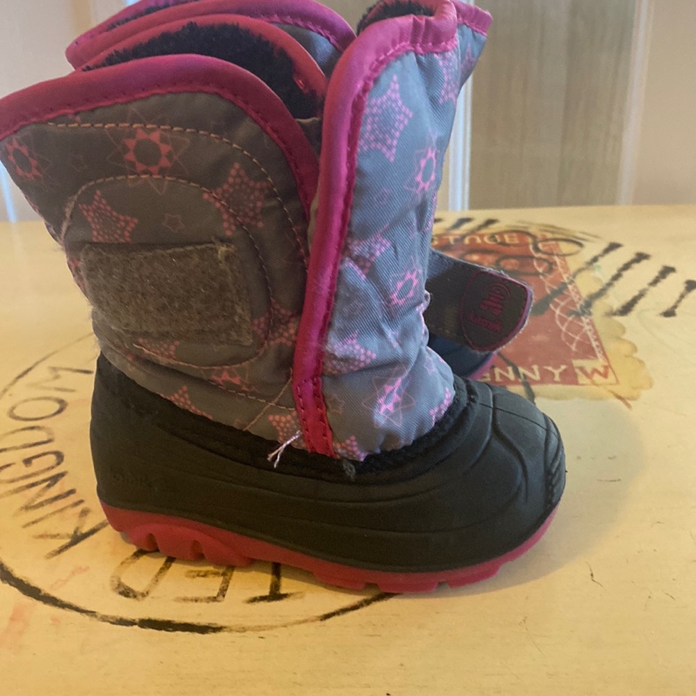 Baby girl pink Kamik winter boots